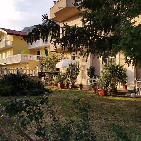 Apartments Sretna 格拉达茨 外观 照片