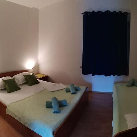 Apartments Sretna 格拉达茨 外观 照片