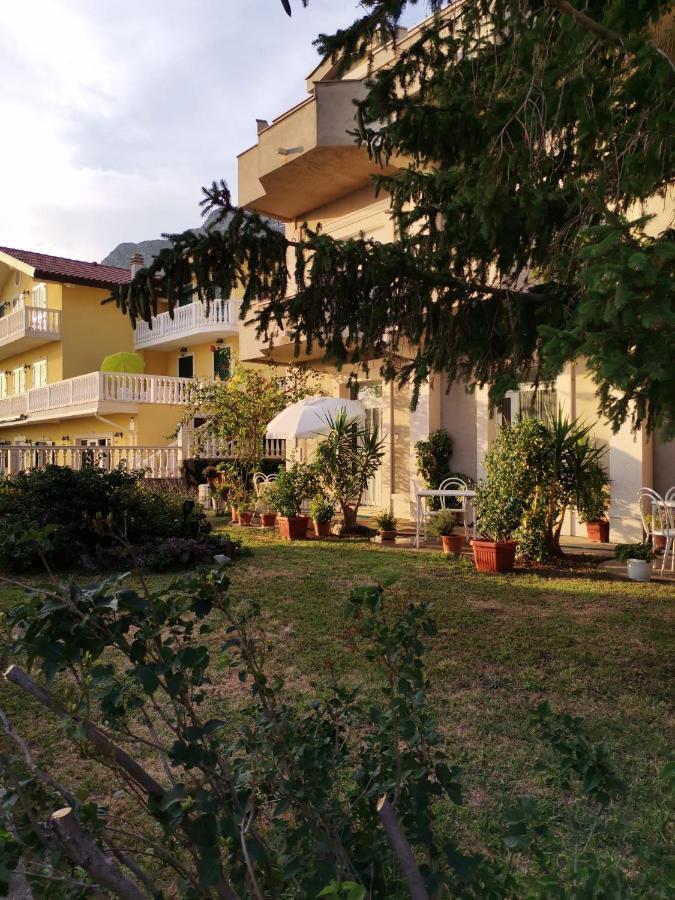 Apartments Sretna 格拉达茨 外观 照片