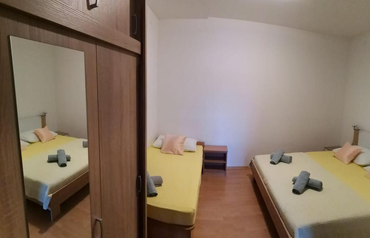Apartments Sretna 格拉达茨 外观 照片