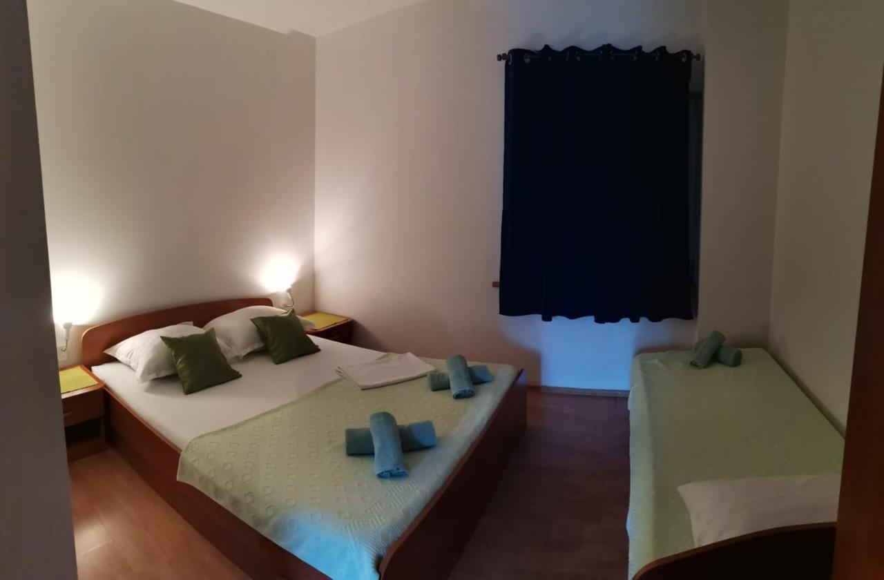 Apartments Sretna 格拉达茨 外观 照片