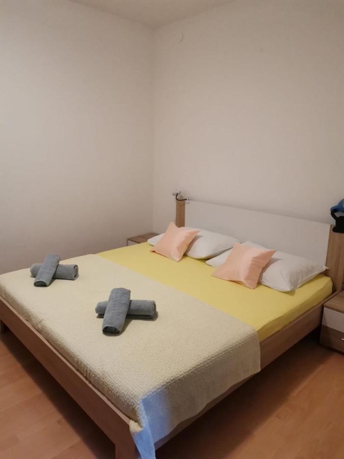 Apartments Sretna 格拉达茨 外观 照片