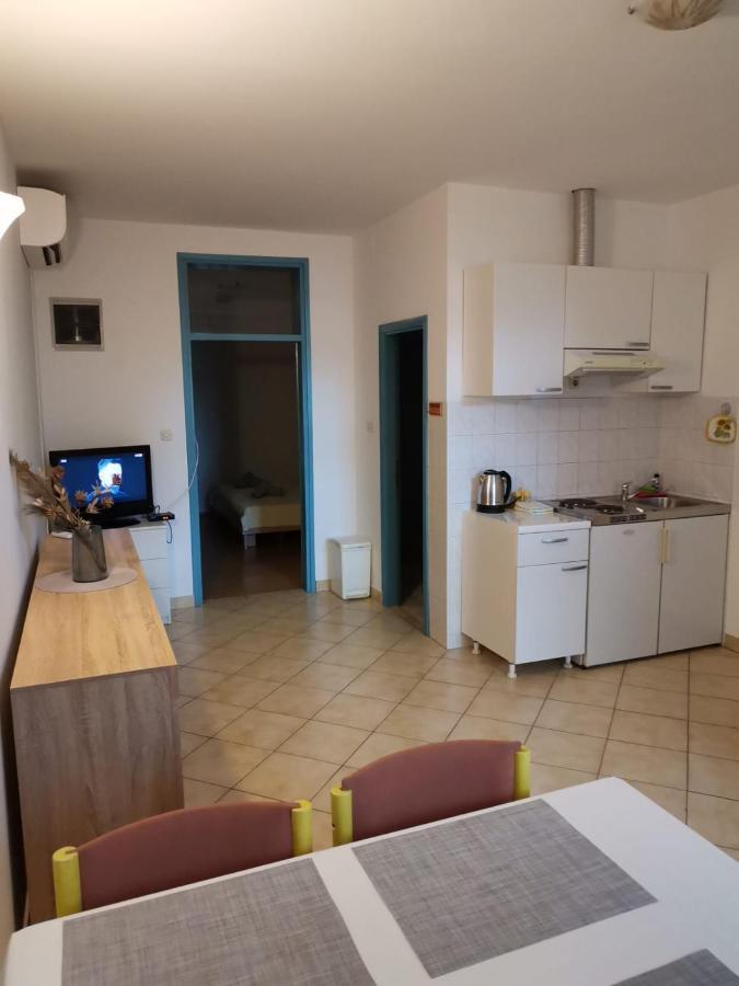 Apartments Sretna 格拉达茨 外观 照片