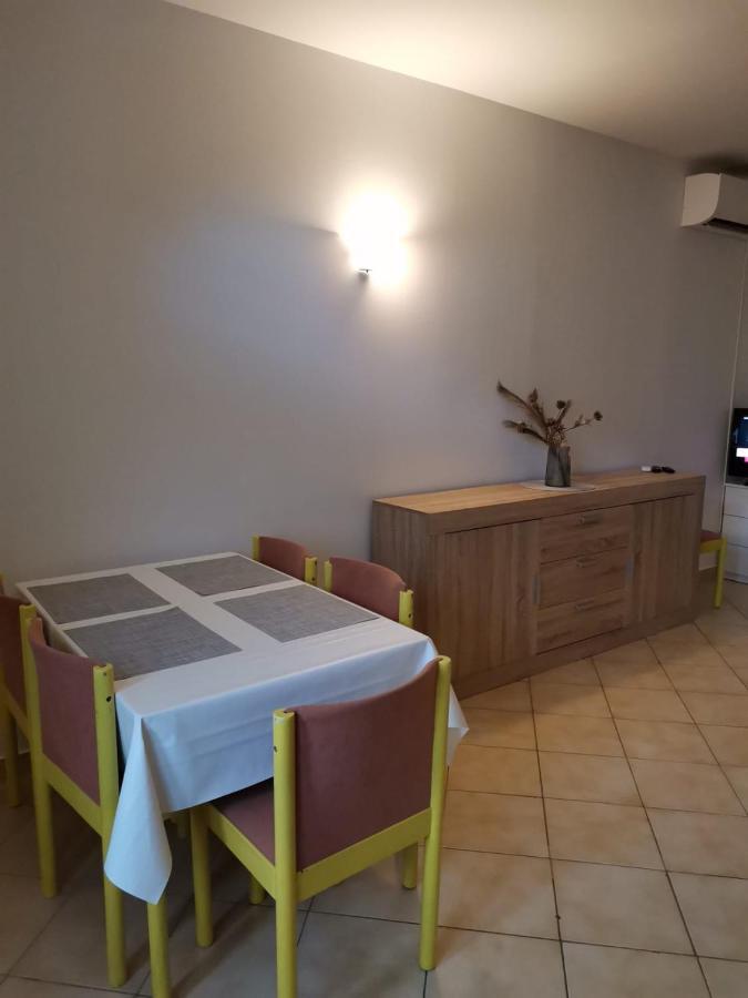Apartments Sretna 格拉达茨 外观 照片